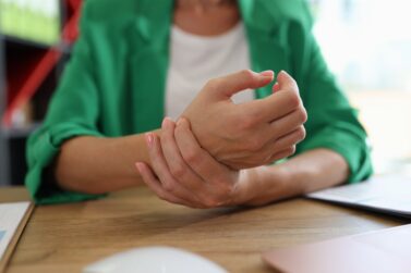 Worker experiencing hand or wrist injury at work - compensation and payout guide